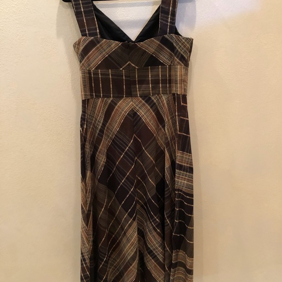 Sundress with wooden embellishment, size 12 - Picture 4 of 4